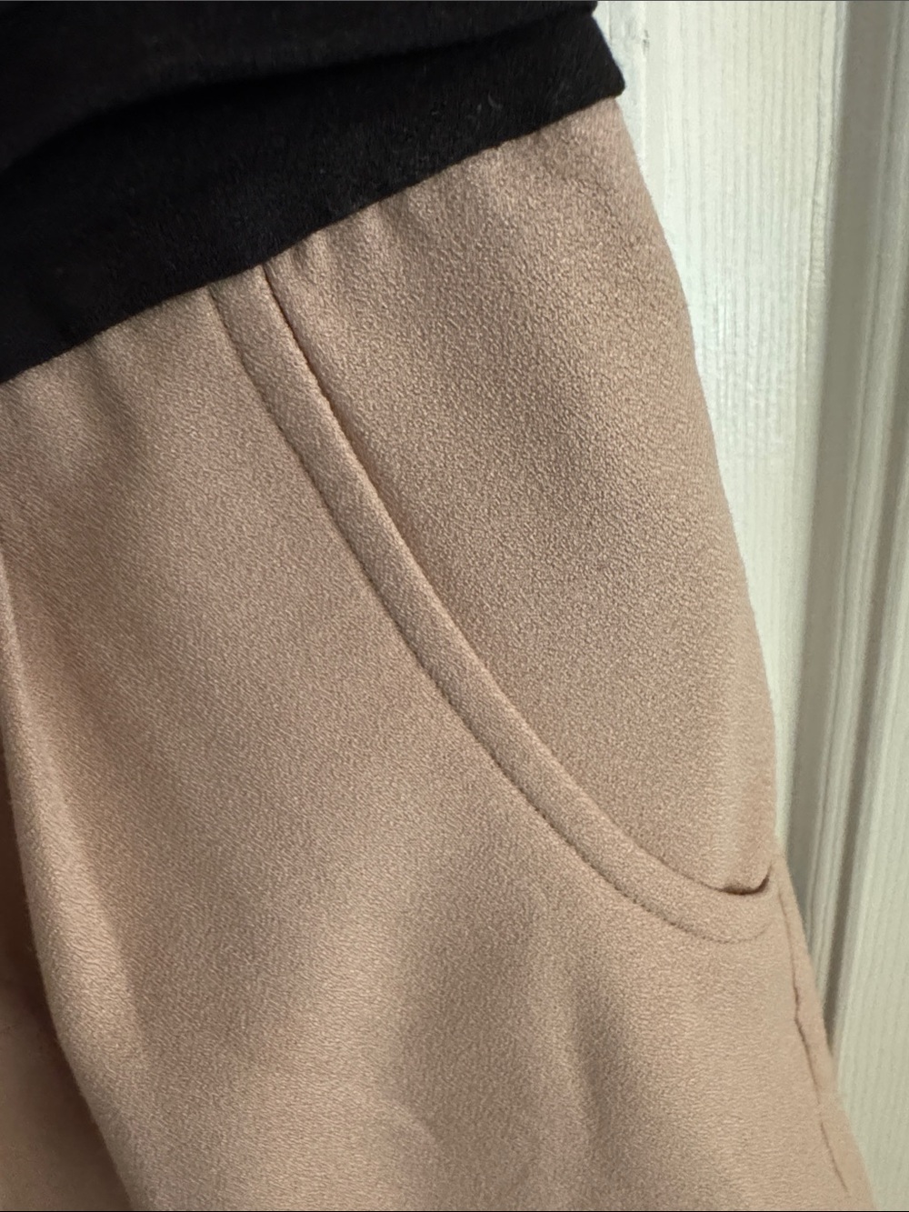 Jennifer Lopez Beige Shorts with Black Waistband NWOT size 14 - Picture 4 of 7